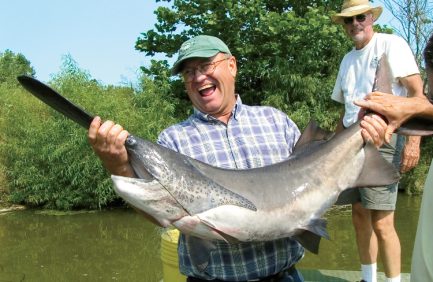 Raymond's Paddlefish Farm