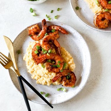 Shrimp and Cheesy Cauliflower Grits