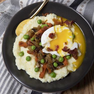 Veggie Cheese Grits Bowl