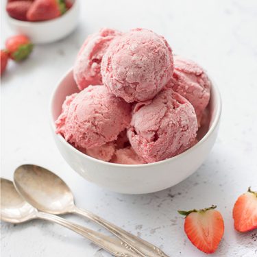 No Churn Strawberry Cream Cheese Ice Cream