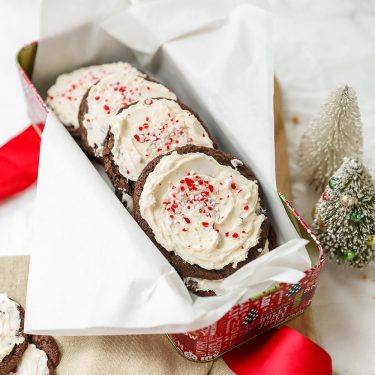 Chocolate Cookies with Peppermint Frosting