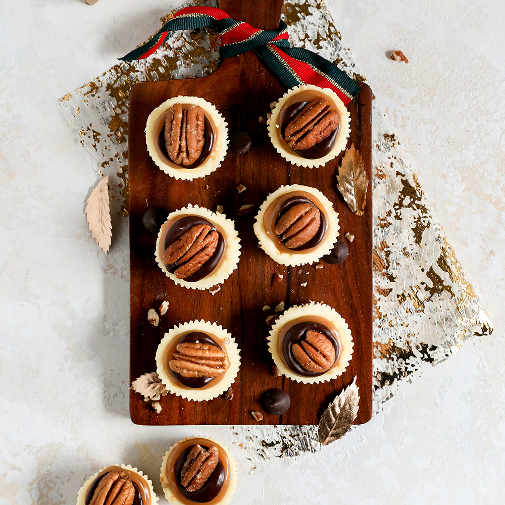 Mini Turtle Cheesecakes