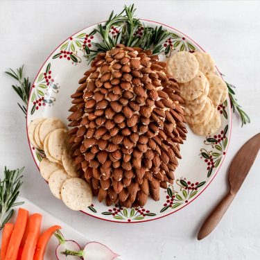 Winter Pine Cone Cheese Ball