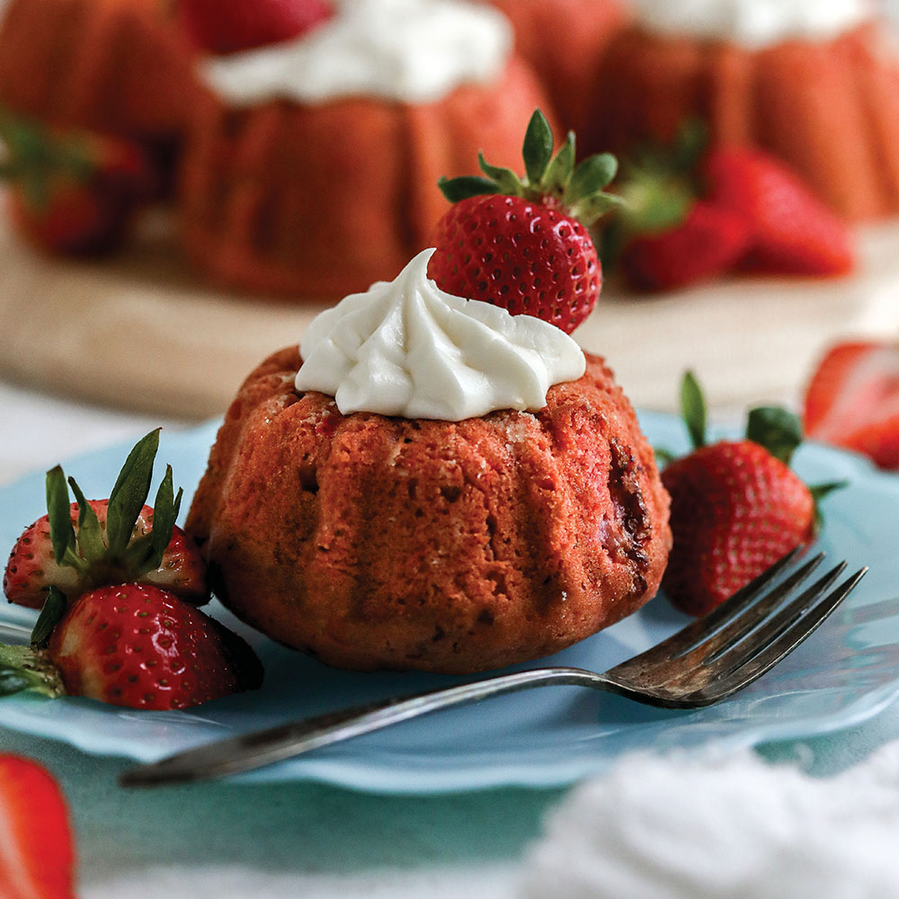 Mini Strawberry Bundt Cakes