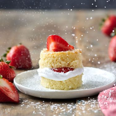 Strawberry Victoria Sponge Cakes