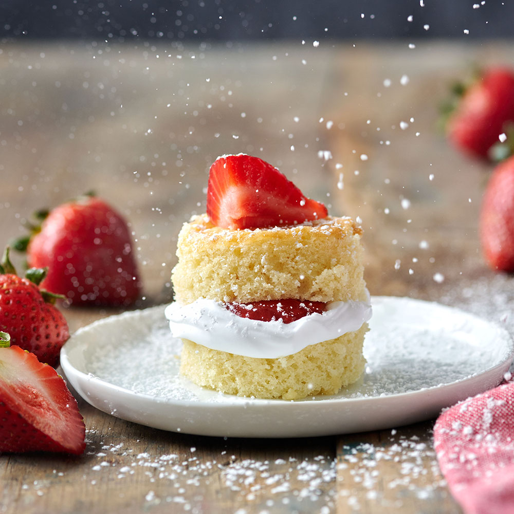 Strawberry Victoria Sponge Cakes